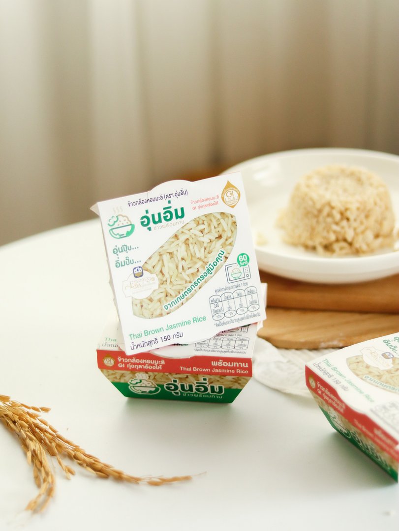 ข้าวกล้องหอมมะลิ พร้อมทาน ขนาด 150 กรัม x 12 ถ้วย ตรา อุ่นอิ่ม