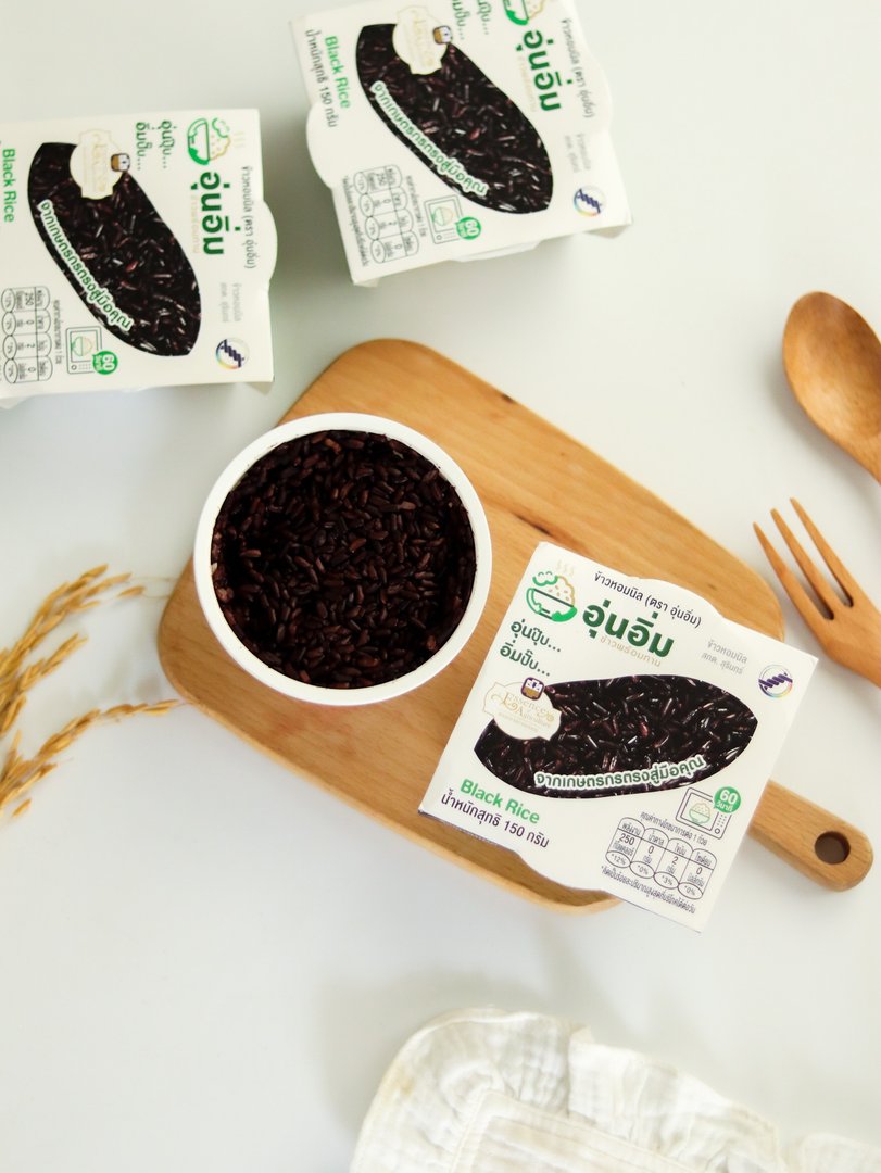 ข้าวหอมนิล พร้อมทาน ขนาด 150 กรัม x 12 ถ้วย ตรา อุ่นอิ่ม