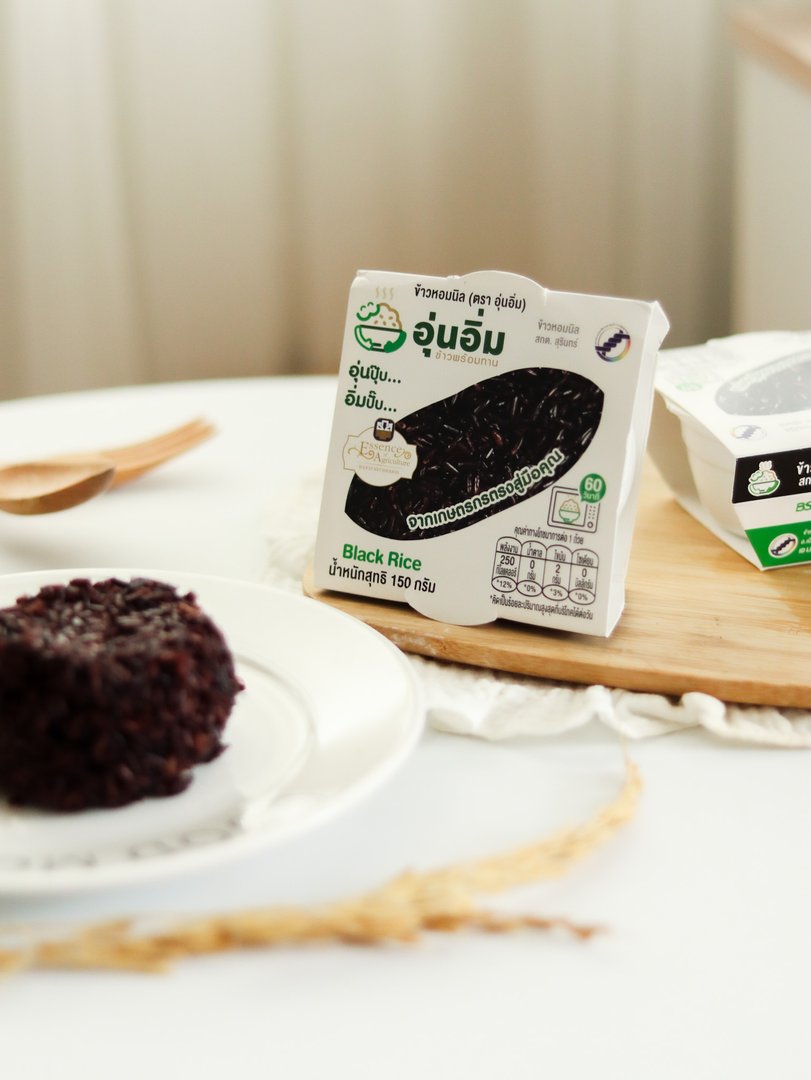 ข้าวหอมนิล พร้อมทาน ขนาด 150 กรัม x 12 ถ้วย ตรา อุ่นอิ่ม