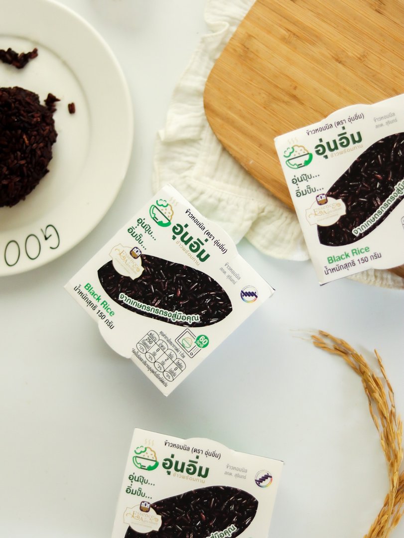 ข้าวหอมนิล พร้อมทาน ขนาด 150 กรัม x 12 ถ้วย ตรา อุ่นอิ่ม